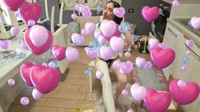 Miss Annika nei panni di una ragazza ingessata. Gli viene richiesto di provare ad ingessarsi con un llc, cioè gesso che va, dal piede all' inguine. Gustatevi le scene di uno dei suoi primi video. Una ragazza in carriera di casterina. Buona visione.