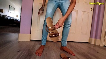 Jade Jantzen plays bladder holding game omorashi pissing