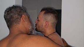 PEDREIRO NEG&Atilde_O LEVOU PICA NO CU DEPOIS DA OBRA.