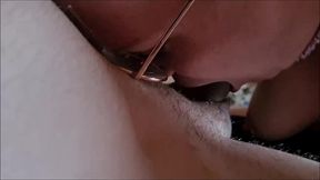 video bien hard ou je suce fond de gorge et aval tout le bon jus de mon amant !!