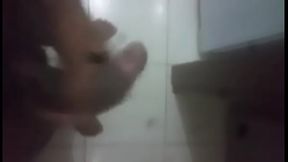 My black p&ecirc_nis boomerang