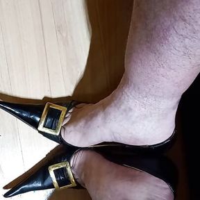 Man In Black Pointed Toe RoSa High Heels Shoes Masturbate And Big Cumshot