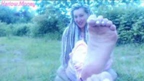 Barbie Nature Foot Worship