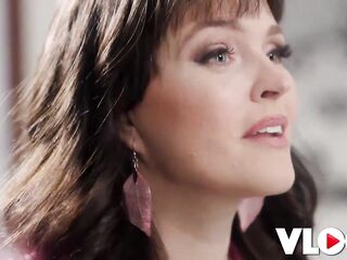Lustful mother I'd like to fuck Krissy Lynn Successfully Seduces Huge Schlong