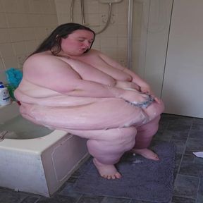 SSBBW Goddess Bathe on Bath Side