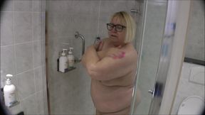 Lexie Cleans up in the Shower