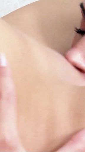 The two horny lesbians Kety and Kyla masturbate in the bathtub