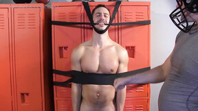 ”Strapped Bryan Cole Gets Sucked By Hunk Drake Jaden”