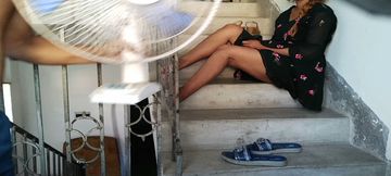The electrician left the owner&amp;#039;s stepdaughter.