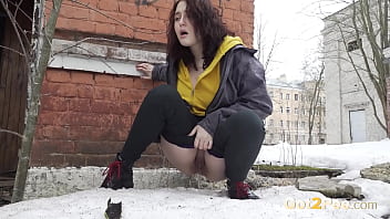 Snowy City by Got2Pee - where girls come to piss