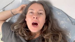 her wide yawwing so sexy mov