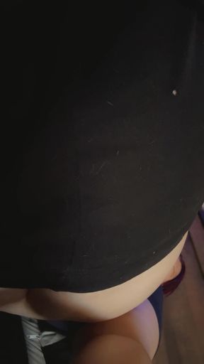 Amateur BBW uses buttplug on her ass
