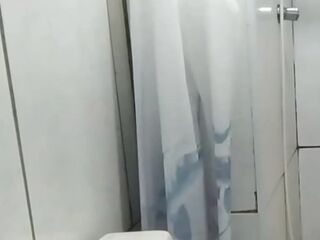 Peguei meu marido batendo uma no chuveiro e fiz ele me foder gostos