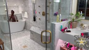 Sultry Soak: Giana's Naughty Bath Tease