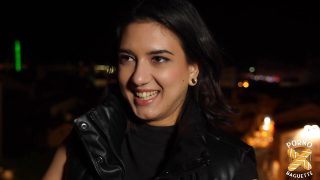 Amatööri pienet tissit eurooppalainen Lena Coxx saa anaaliseksiä massiivisen kukon avulla