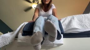 Sniff Mommy's Stinky Feet JOI