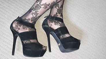 Dani_Leg with sexy legs in patterned pantyhose Big Load