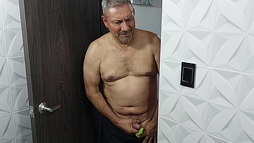 Stepfather's Cock Gets Hard When He Sees His Stepdaughter's Naked Body in the Shower