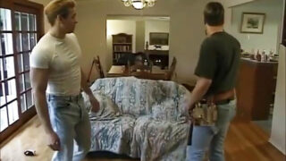 큰 가슴의 Alyssa Allure가 큰 거시기에 항문 섹스를 당하고 있습니다.