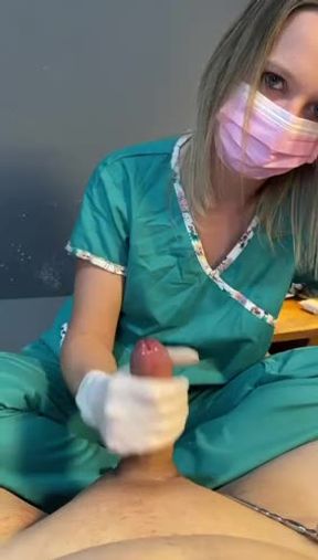 I masturbate my patient's cock with my two hands until I get a sample of his semen??‍⚕️?