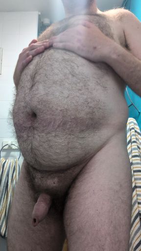 Big hairy chubster shooting a load