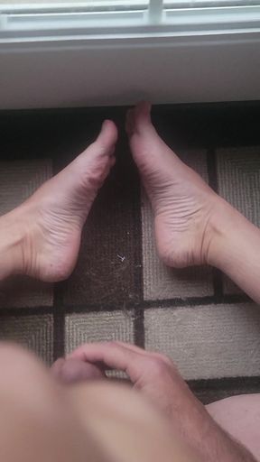 Jacking Off to My Pretty Feet Before Work