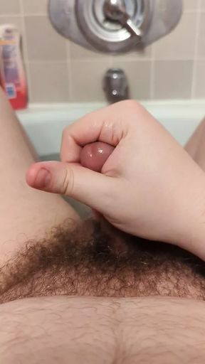 Cumming in the Bath 5