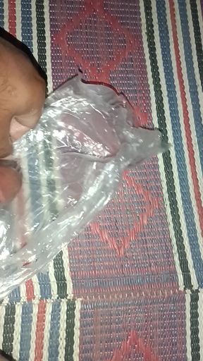 Hey lund ki garmi garam lund se garam pani nikla desi masturbating