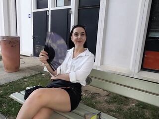 Une Employée De Bureau Espagnole Au Gros Cul Défoncée dans la rue et à L'Hôtel Par two Inconnus !!!