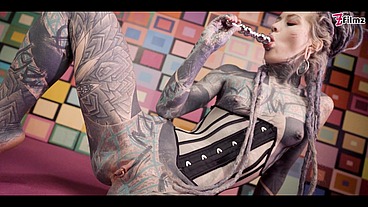 ANAL QUEEN Anuskatzz in corset plays with metal toy and gets her ass fucked by big dick and SQUIRTs
