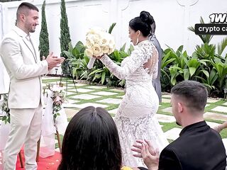 Martix's Wedding Chapter IV - Mariana has sex with the priest in a baths after getting married