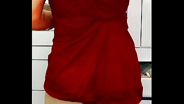 PADRASTO COLOCA C&Acirc_MERA ESCONDIDA E FILMA SUA ENTEADA LINDA TROCANDO RE ROUPA AP&Oacute_S O BANHO. E QUANDO SUA ESPOSA N&Atilde_O ESTA EM CASA ELE BATE UMA PUNHETA E GOZA ASSISTINDO A GOSTOSA NOVINHA DA BUNDA BRANCA E SUA BUCETA SUCULENTA RASPADA COM