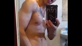 Rico hetero venezolano matandose a paja con mucho morbo