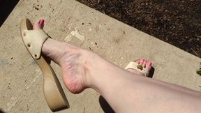 Flip Flop Play in my Dr Scholl's