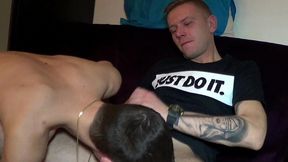 2215 kosmin dose par la grosse queue de oscar woodkosmin se fait baiser par la...