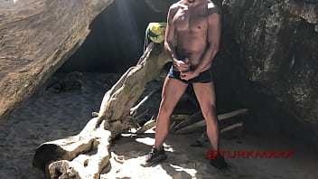 La Punta Zicatela  If you are into Outdoors, water-sports, and jerking off action_ you will love to watch @TURKMXXX giving pleasure himself at the famous surfing beach La Punta Zicatela in Oaxaca Mexico  #PuertoEscondido  @turkomex @MasterTurkomex