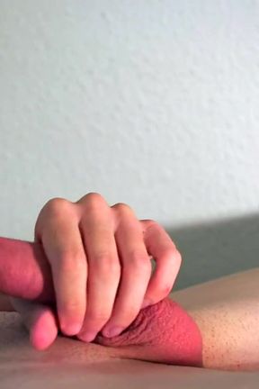 Twink Wixes His Big 18 Cm Cock Until He Cums