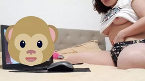 Cutie Slut watching hentai and use her ass cheeks to cum