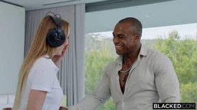 Interracial sex with Sia Siberia