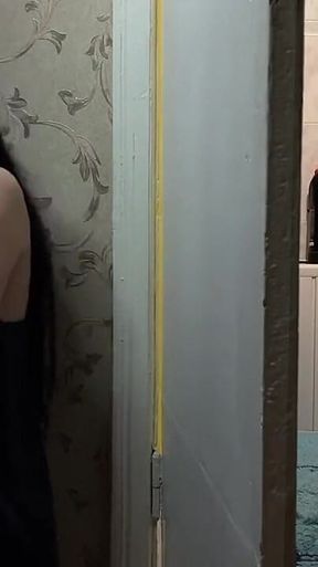 A Neighbor Fucked Me in the Mouth While My Husband Was Washing in the Shower