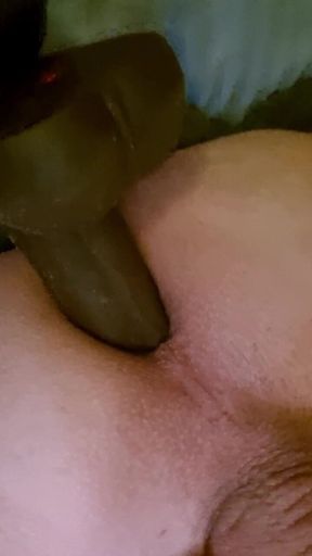 Using dildo well in the ass