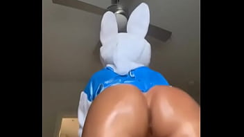 Silly little rabbit loves shaking her thick, jiggly ass for everyone.
