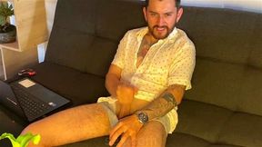 I like to be seen masturbating, it turns me on so much, do you want see me?