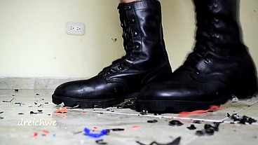 Destroying some cars with my boots