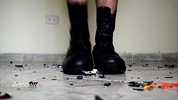 Destroying some cars with my boots