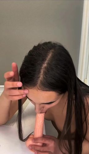 Slim solo babe gives a free blowjob to her VIP OnlyFans subscribers