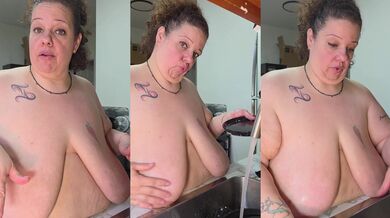 Nude housecleaning- washing dishes