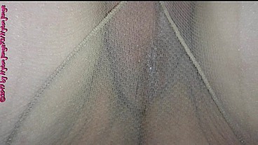 Sexy MILF in Feinstrumpfhose ** Nylonfeet **