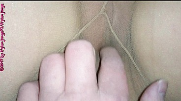 Sexy MILF in Feinstrumpfhose ** Nylonfeet **