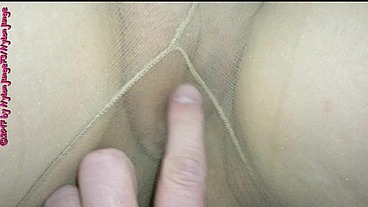 Sexy MILF in Feinstrumpfhose ** Nylonfeet **